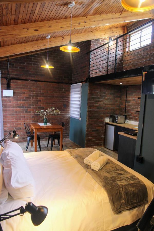Hotel Nini'S Guest Units Bloemfontein Exterior foto